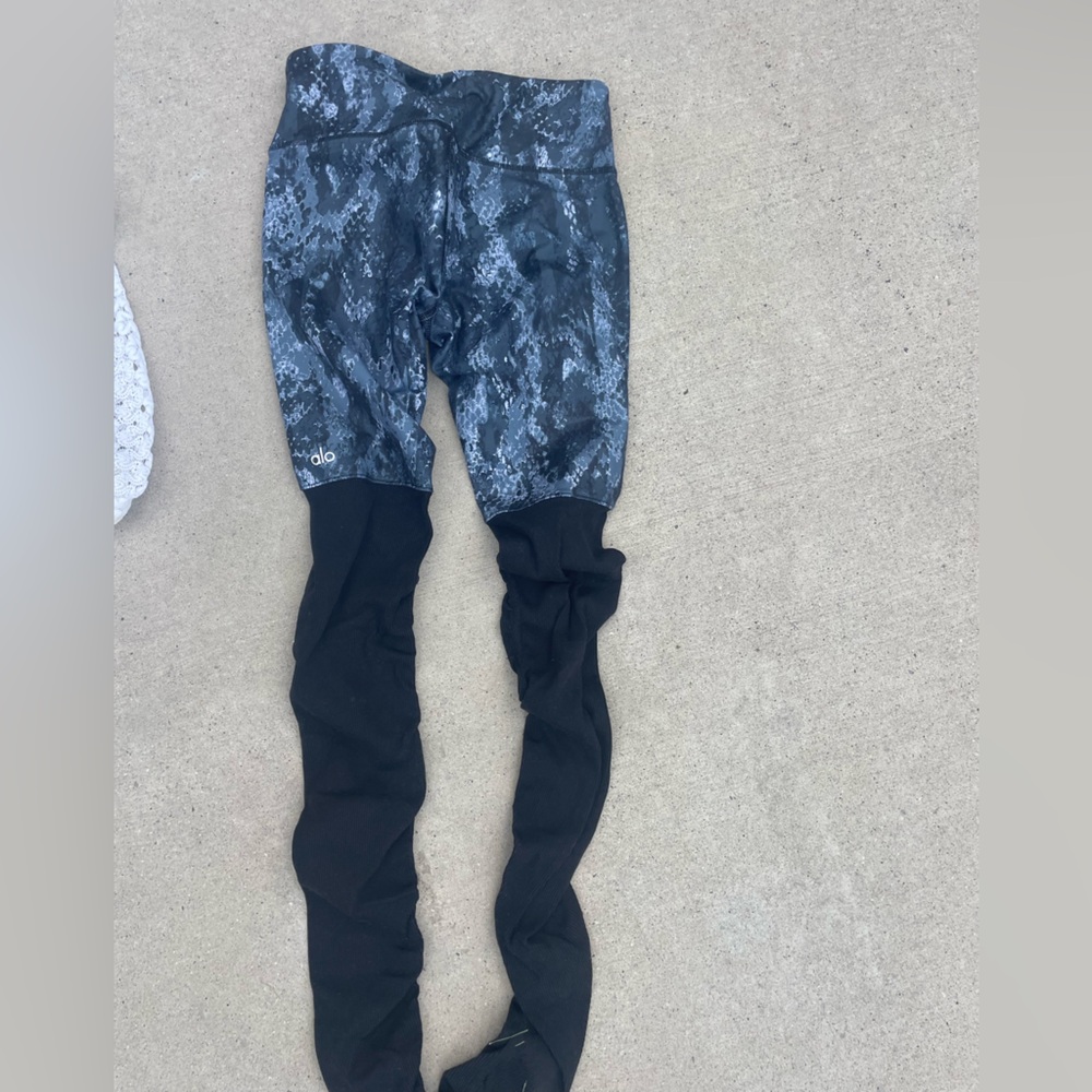 Alo, gently used, goddess legging, size xs